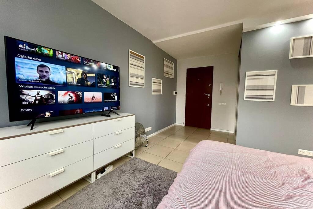 Gold 3 Metro X2 Wifi 300 Mbs 60'Tv Netflix Hbo Appletv+ Διαμέρισμα Βαρσοβία Εξωτερικό φωτογραφία